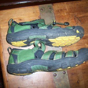 Keen Hiking Sandals Green Waterproof Washable Outdoor Shoes  Men's sz 6 Womens 8